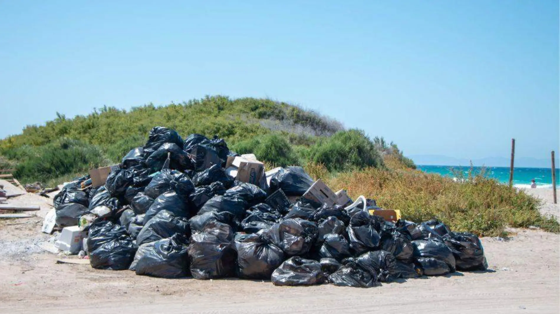 basura en playas de la paz